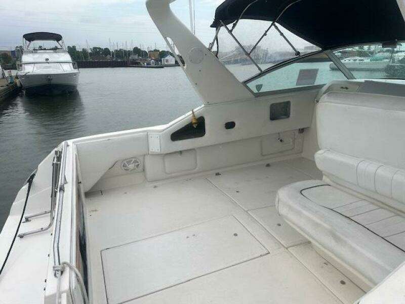33ft Sea Ray Yacht For Sale