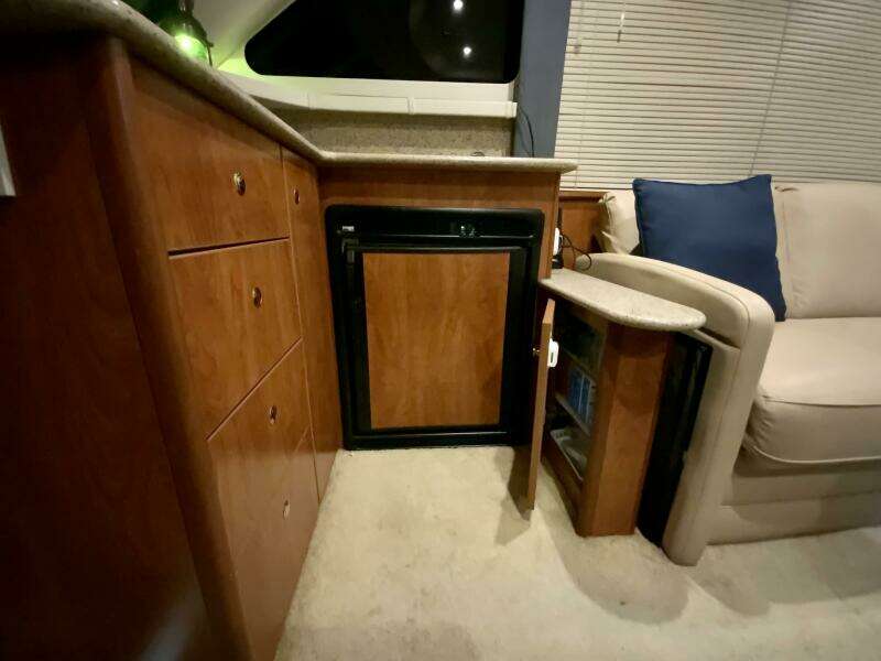 NICE N  EASY 33ft Silverton Yacht For Sale