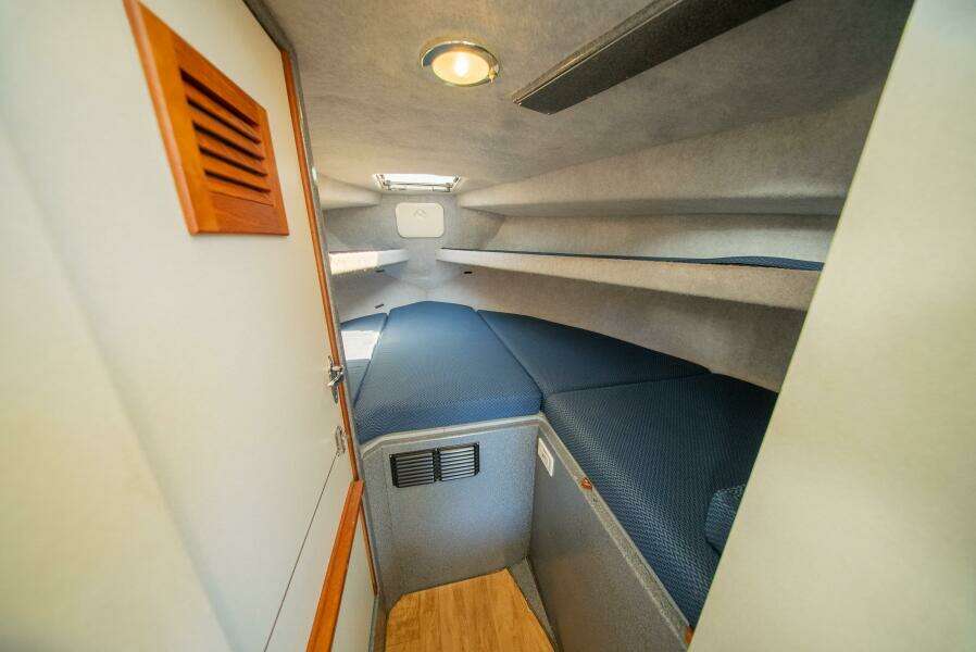 North Wind 32ft EagleCraft Yacht For Sale