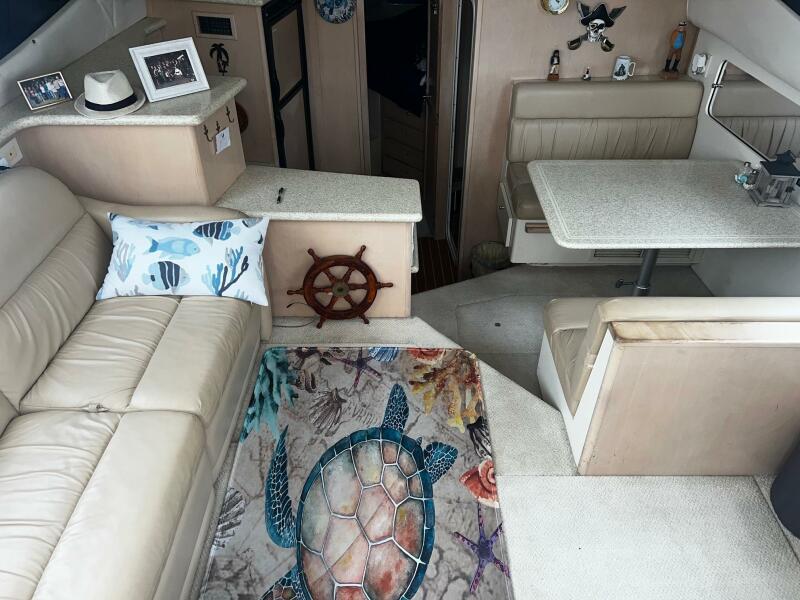 1999 Carver 356 Aft Cabin