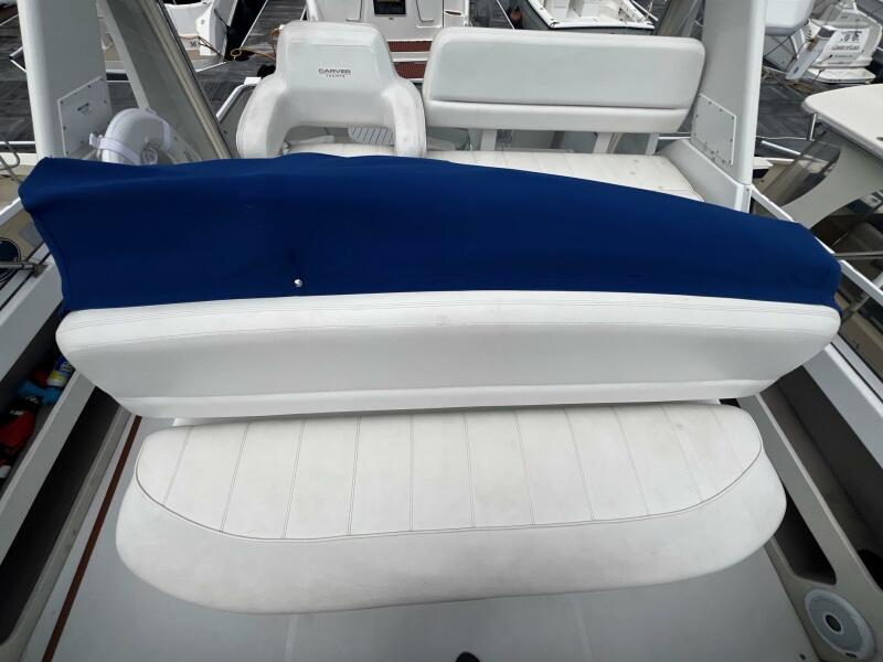 1999 Carver 356 Aft Cabin