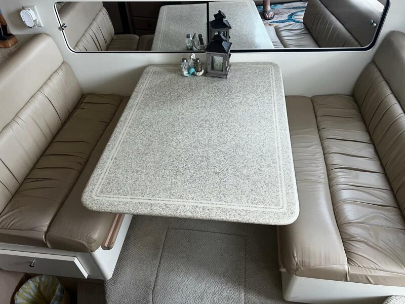 1999 Carver 356 Aft Cabin