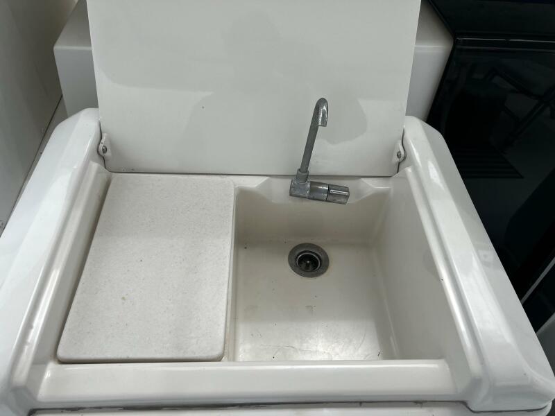 1999 Carver 356 Aft Cabin