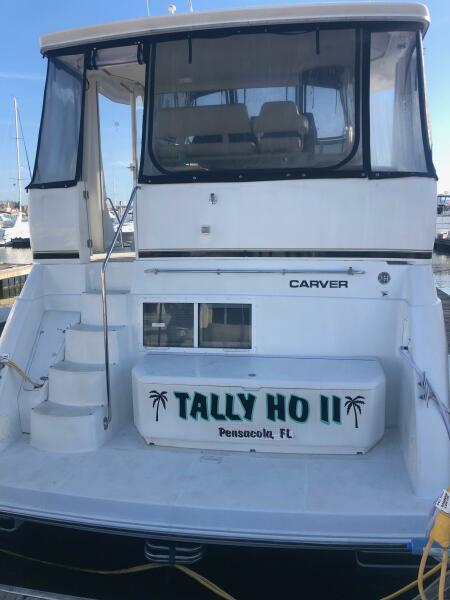 1999 Carver 356 Aft Cabin