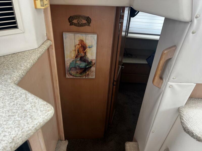 1999 Carver 356 Aft Cabin