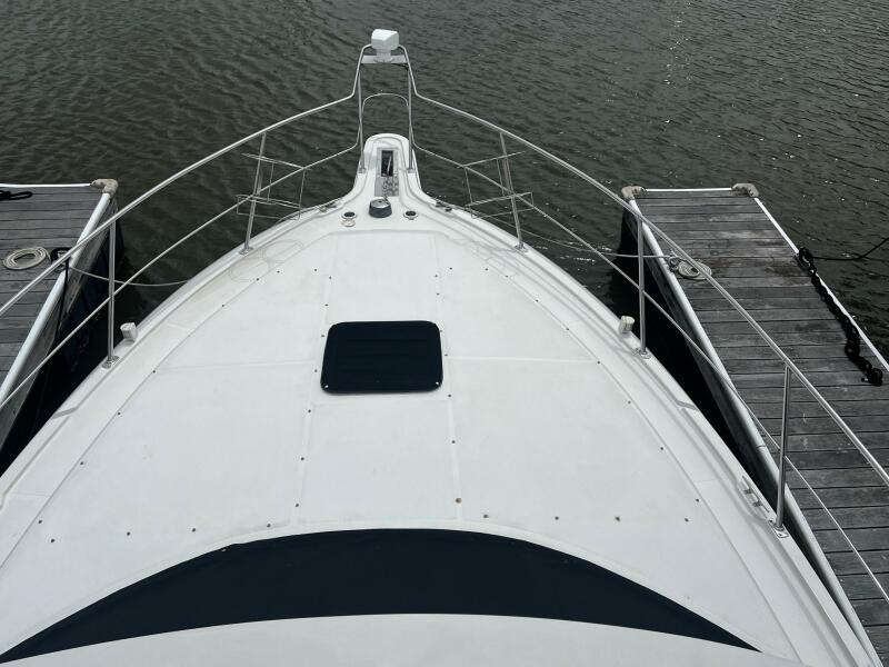 1999 Carver 356 Aft Cabin