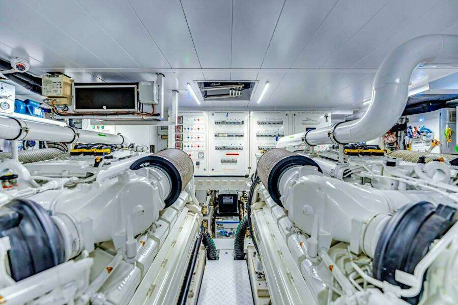 NOTYNOG 90ft Sanlorenzo Yacht For Sale NOTYNOG 90ft Sanlorenzo Yacht For Sale