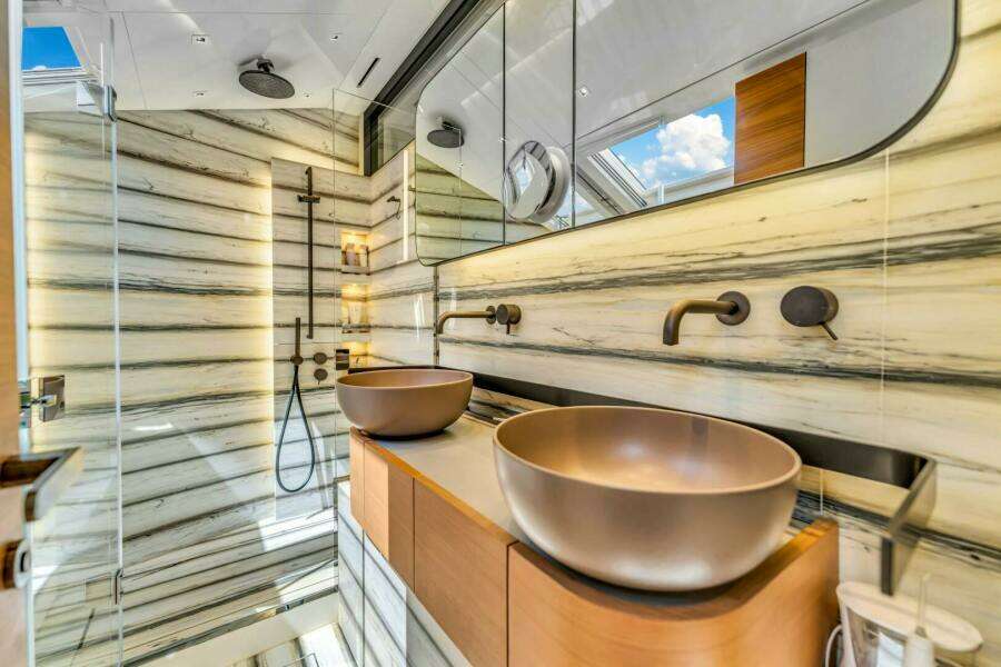 NOTYNOG 90ft Sanlorenzo Yacht For Sale NOTYNOG 90ft Sanlorenzo Yacht For Sale