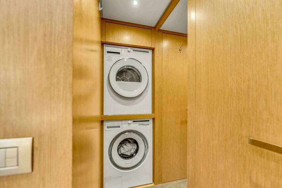 NOTYNOG 90ft Sanlorenzo Yacht For Sale NOTYNOG 90ft Sanlorenzo Yacht For Sale