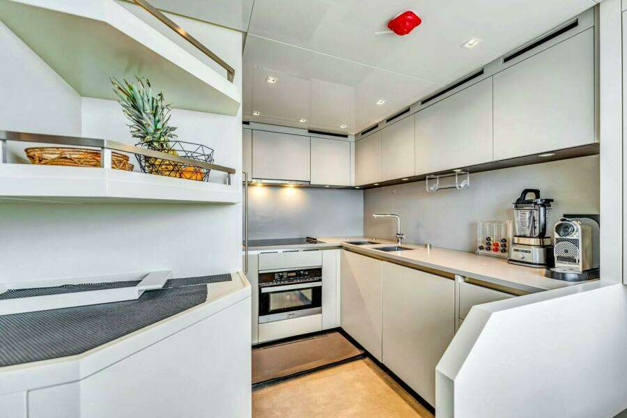 NOTYNOG 90ft Sanlorenzo Yacht For Sale