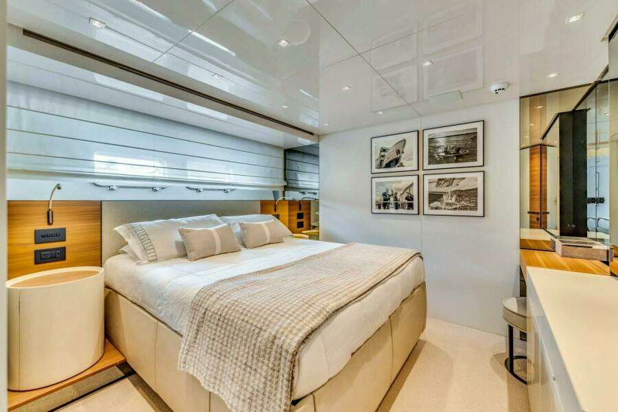 NOTYNOG 90ft Sanlorenzo Yacht For Sale NOTYNOG 90ft Sanlorenzo Yacht For Sale