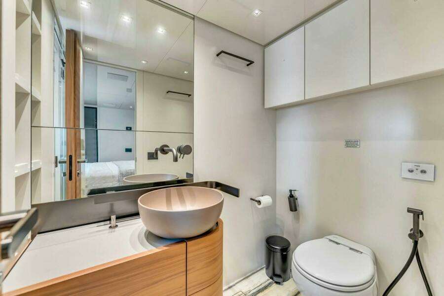 NOTYNOG 90ft Sanlorenzo Yacht For Sale NOTYNOG 90ft Sanlorenzo Yacht For Sale