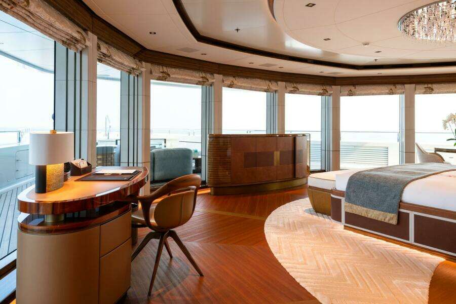 OWNER'S DECK - MASTER STATEROOM