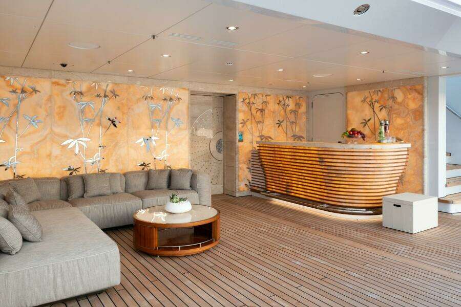 LOWER DECK - BEACH CLUB