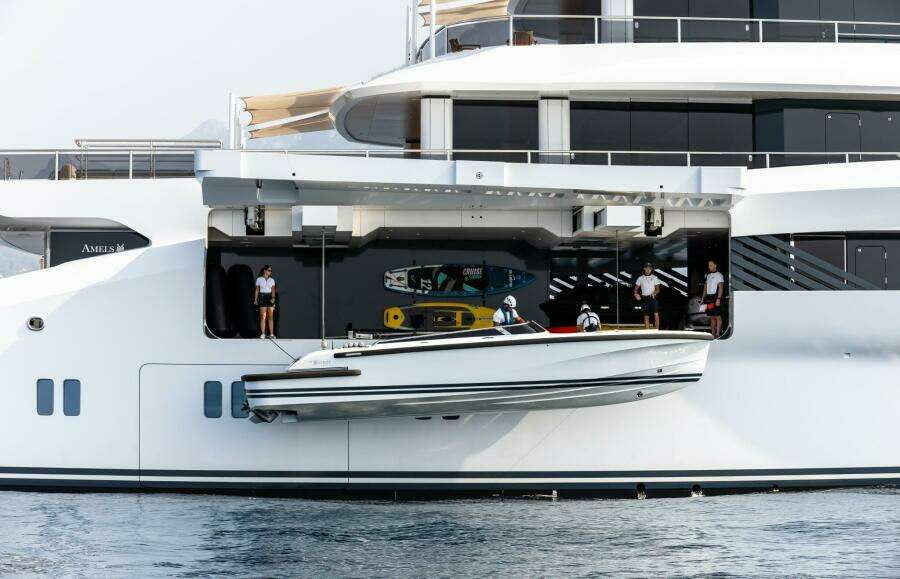 MAIN DECK - TENDER STORAGE 
