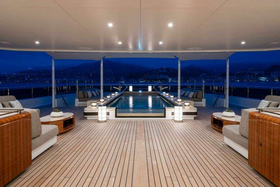 OWNER'S DECK 