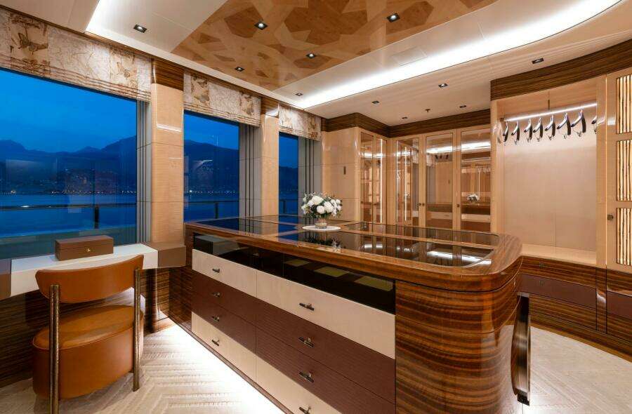 OWNER'S DECK - DRESSING ROOM IN THE MASTER’S STATEROOM