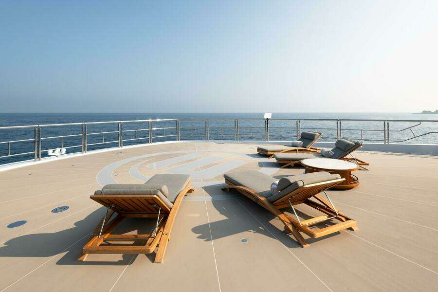 TOP DECK - HELIPAD 