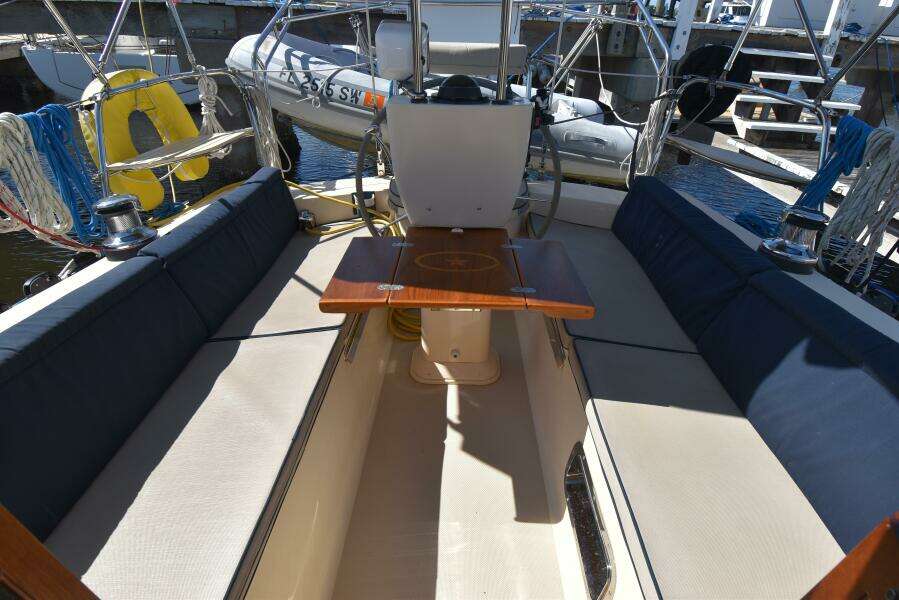 OFFLINE 38ft Island Packet Yacht For Sale