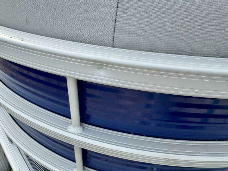 23ft Bennington Yacht For Sale