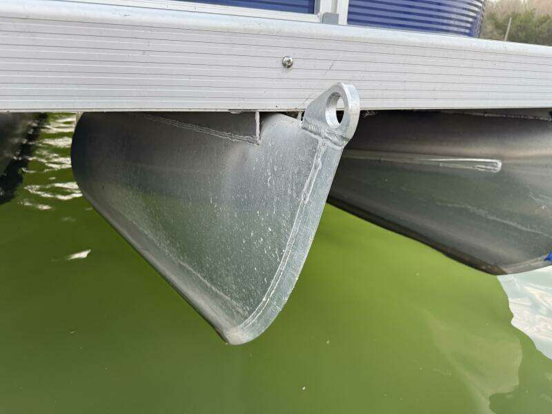 23ft Bennington Yacht For Sale