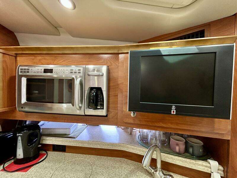36ft Rinker Yacht For Sale