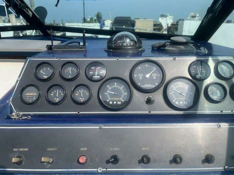 27ft Regal Yacht For Sale