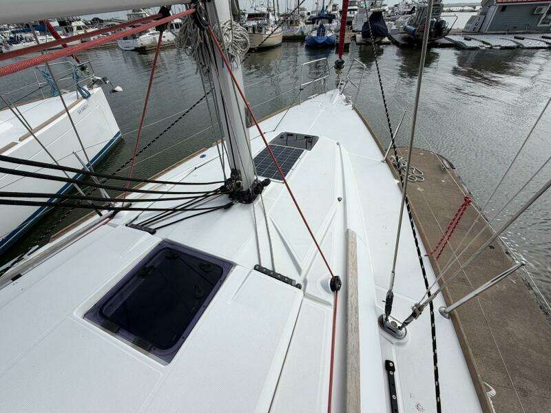 Layover 38ft Jeanneau Yacht For Sale