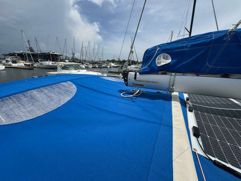 Layover 38ft Jeanneau Yacht For Sale
