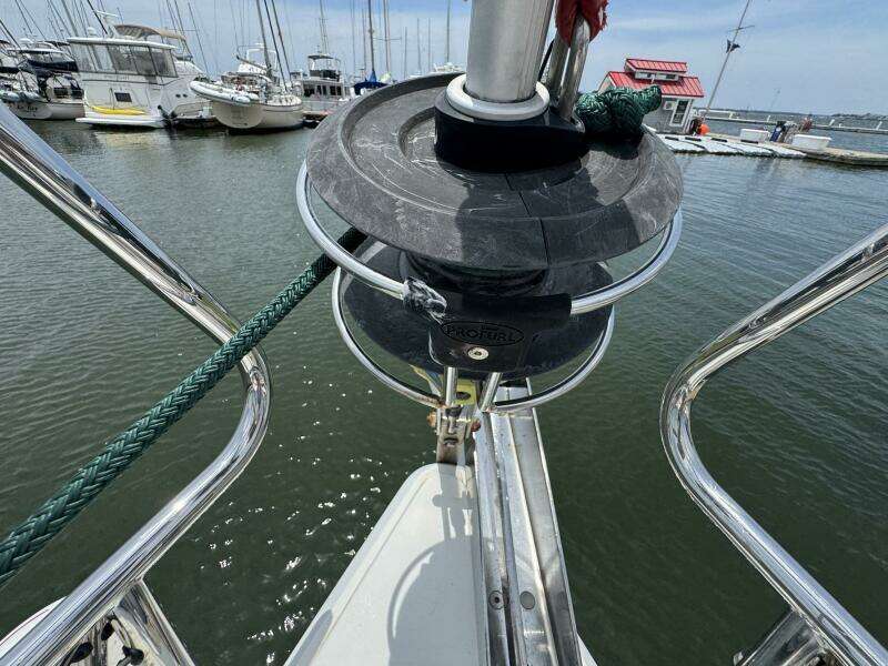 Layover 38ft Jeanneau Yacht For Sale