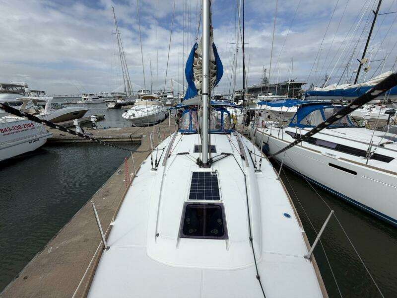 Layover 38ft Jeanneau Yacht For Sale