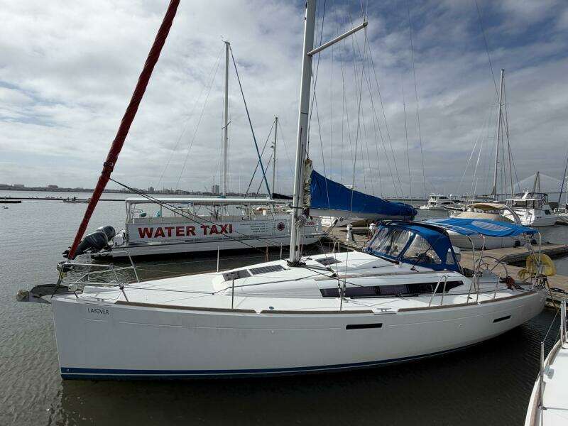 Layover 38ft Jeanneau Yacht For Sale