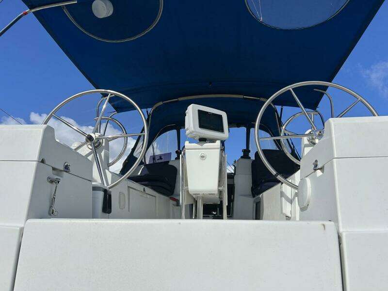 Layover 38ft Jeanneau Yacht For Sale