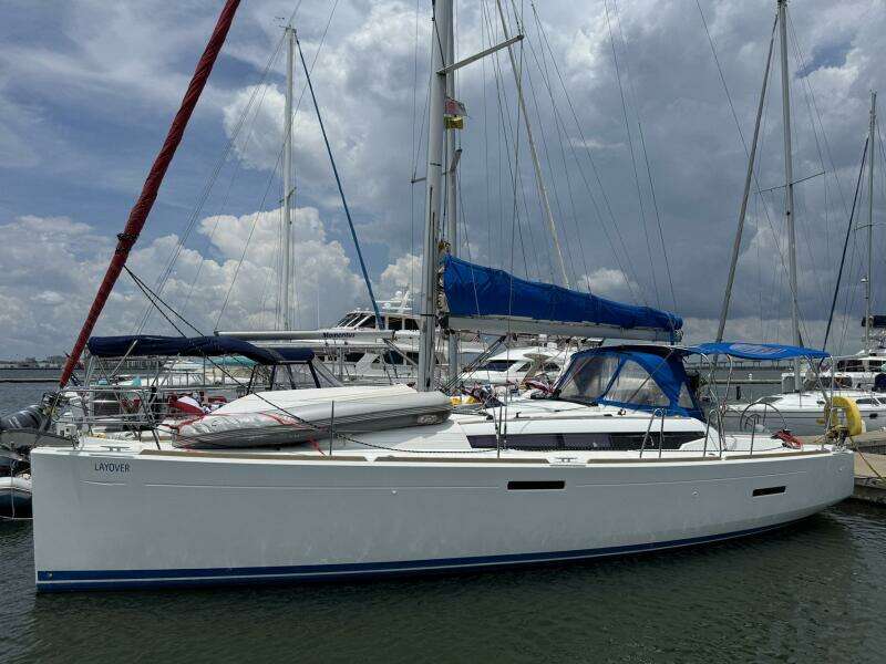 Layover 38ft Jeanneau Yacht For Sale