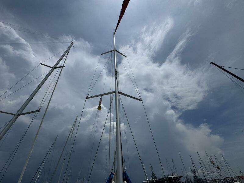 Layover 38ft Jeanneau Yacht For Sale