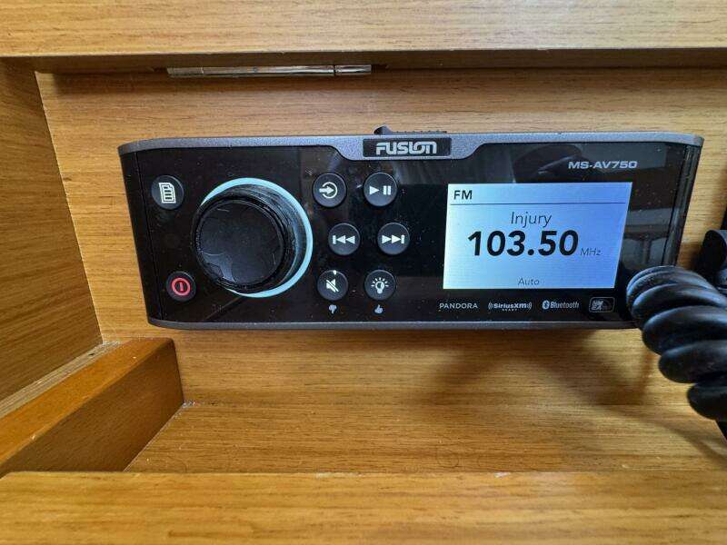 Layover 38ft Jeanneau Yacht For Sale