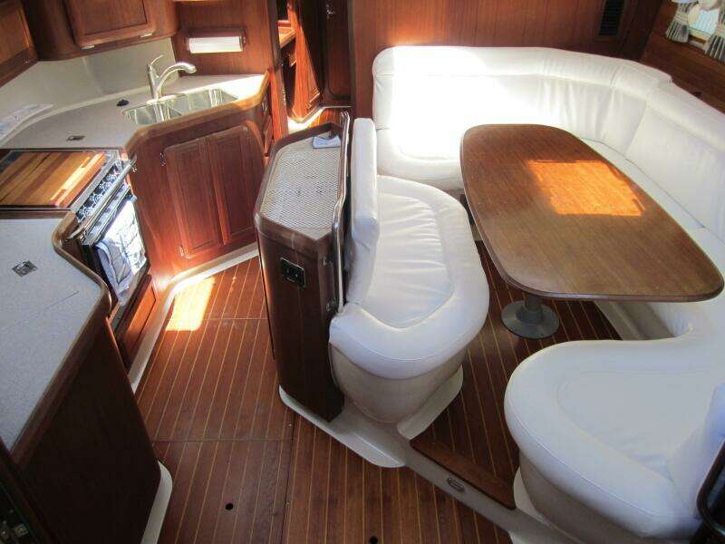 43ft Hunter Yacht For Sale