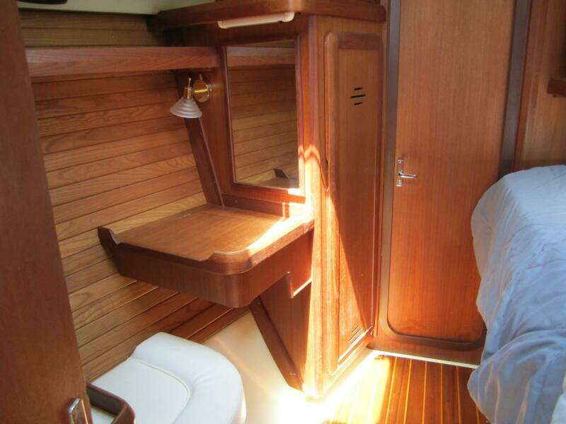 43ft Hunter Yacht For Sale