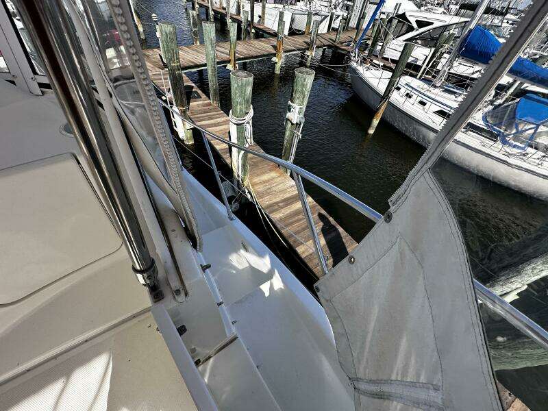 Summers Breeze 35ft Silverton Yacht For Sale