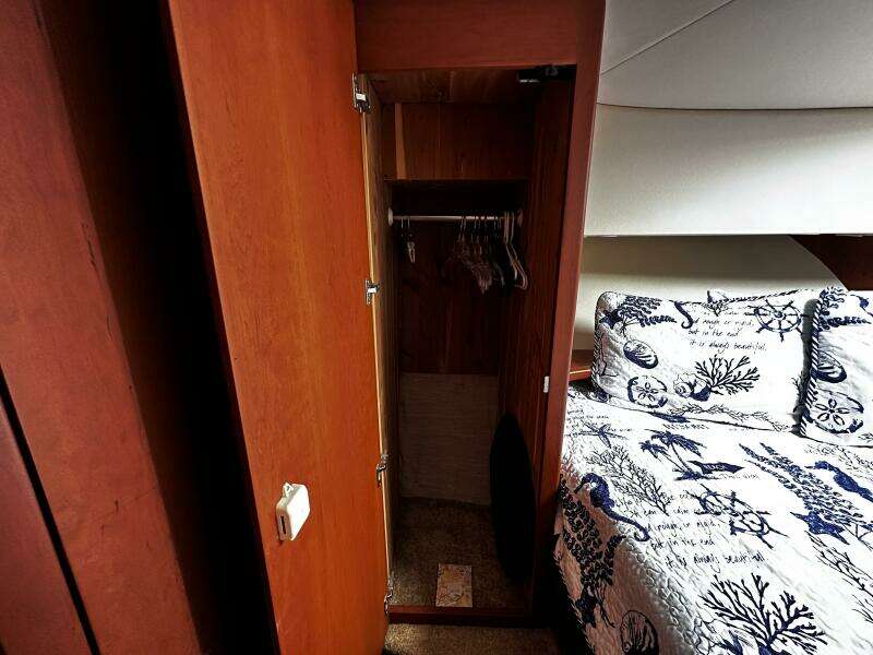 Summers Breeze 35ft Silverton Yacht For Sale