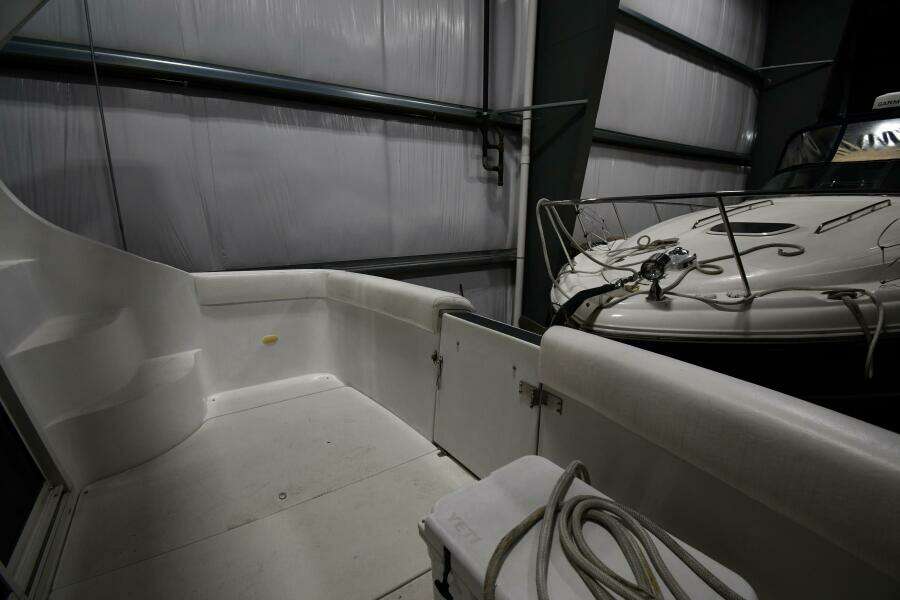 35ft Carver Yacht For Sale