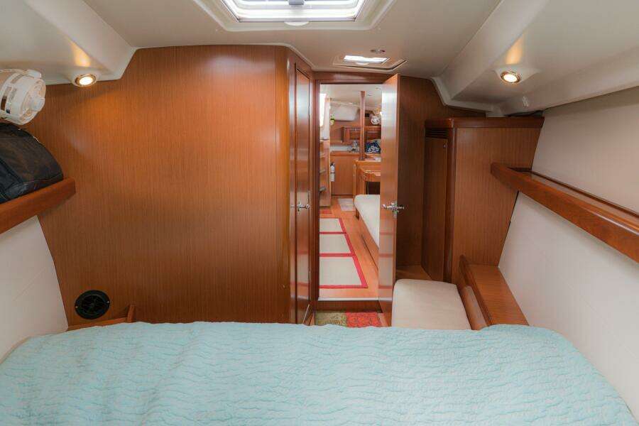 Queens Share 43ft Beneteau Yacht For Sale