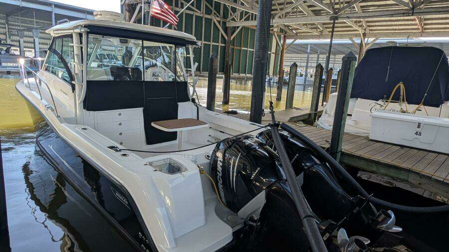 Boat     31ft Boston Whaler Yacht For Sale