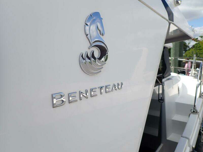 Blue Bird 30ft Beneteau Yacht For Sale