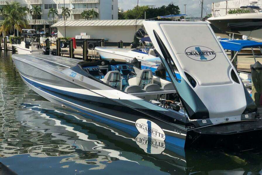 No Dirt No Money 50ft Cigarette Yacht For Sale
