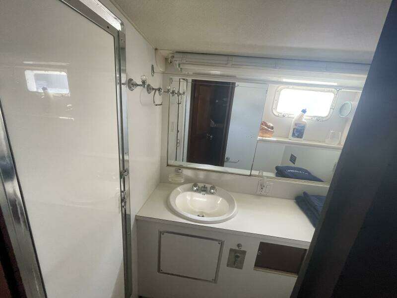 Murphys Law 53ft Hatteras Yacht For Sale