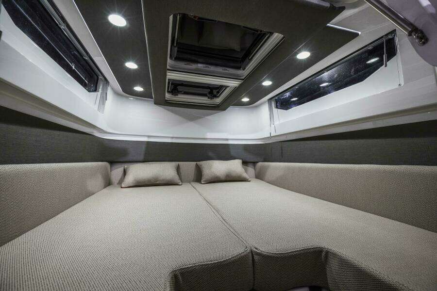 37ft Axopar Yacht For Sale