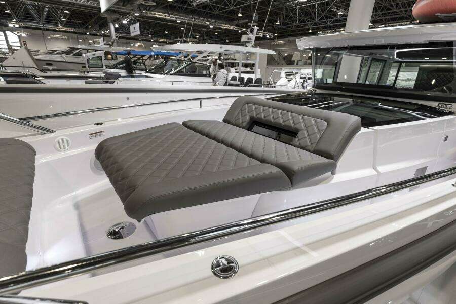 37ft Axopar Yacht For Sale