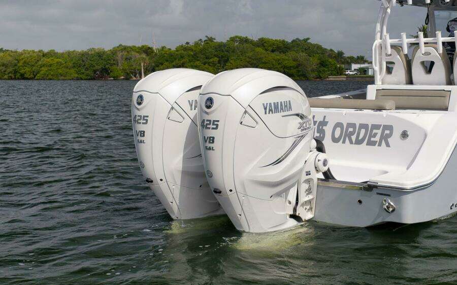 Change Order 35ft Sportsman Yacht For Sale