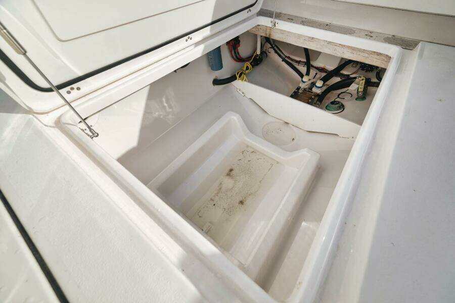 Change Order 35ft Sportsman Yacht For Sale